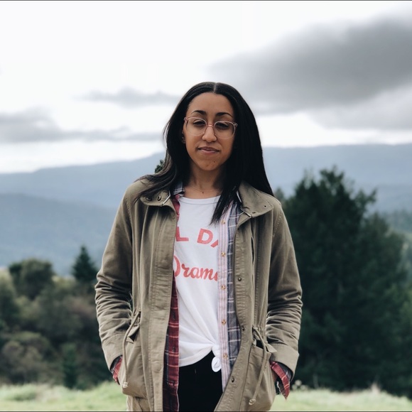 Meet your Posher, Danielle! - Picture 9 of 15